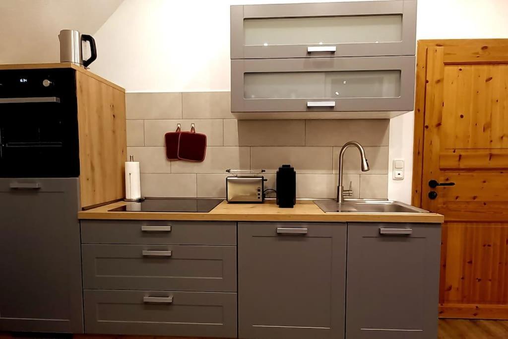 Kleine, Gemuetliche Dachgeschosswohnung Laudenbach  외부 사진